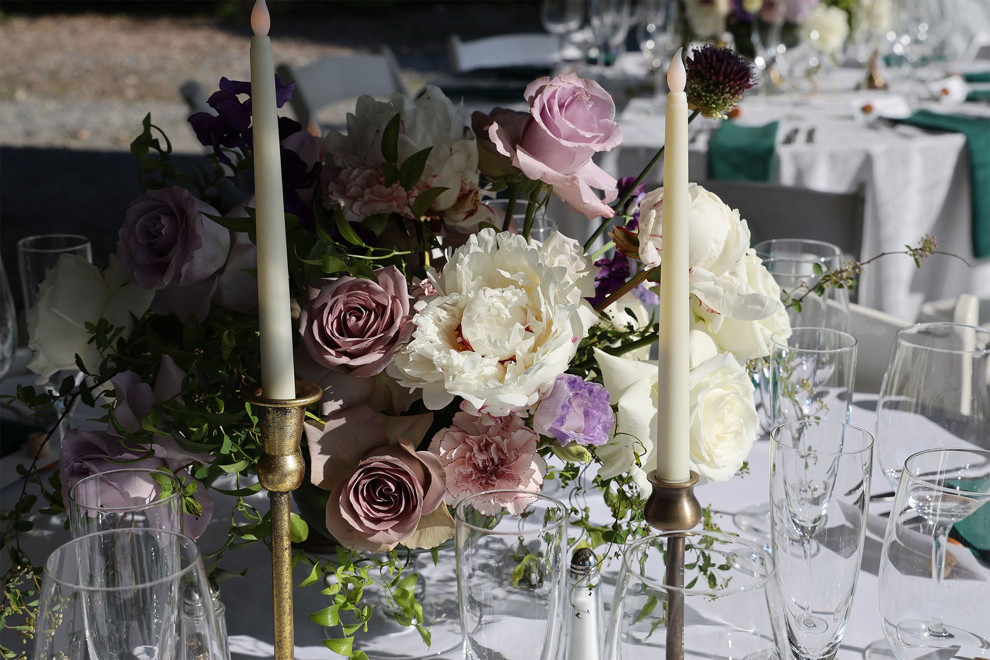 Exclusive Reserve Champagne with Designer Choose Bouquet